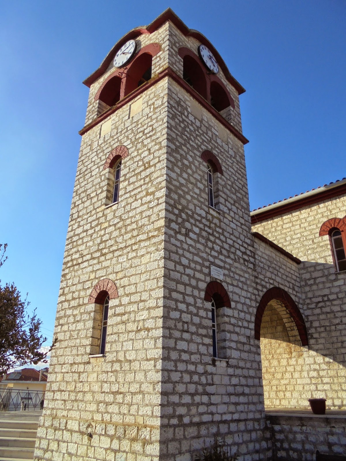 ο ορθόδοξος ναός του αγίου Χαραλάμπους στο Πέραμα