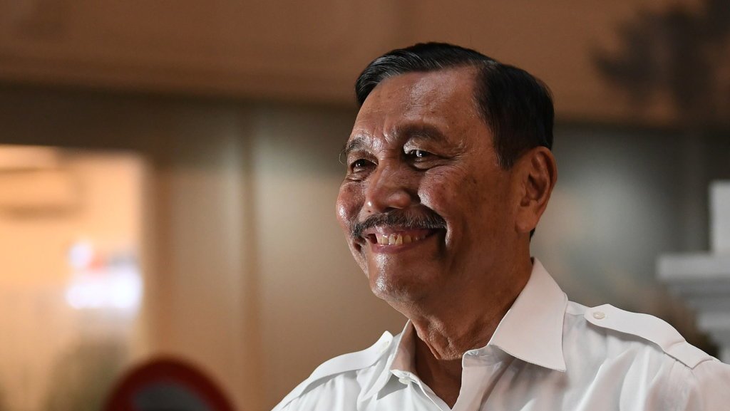Deretan Kritik Faisal Basri ke Luhut soal Penanganan Corona Deretan Kritik Faisal Basri ke Luhut soal Penanganan Corona