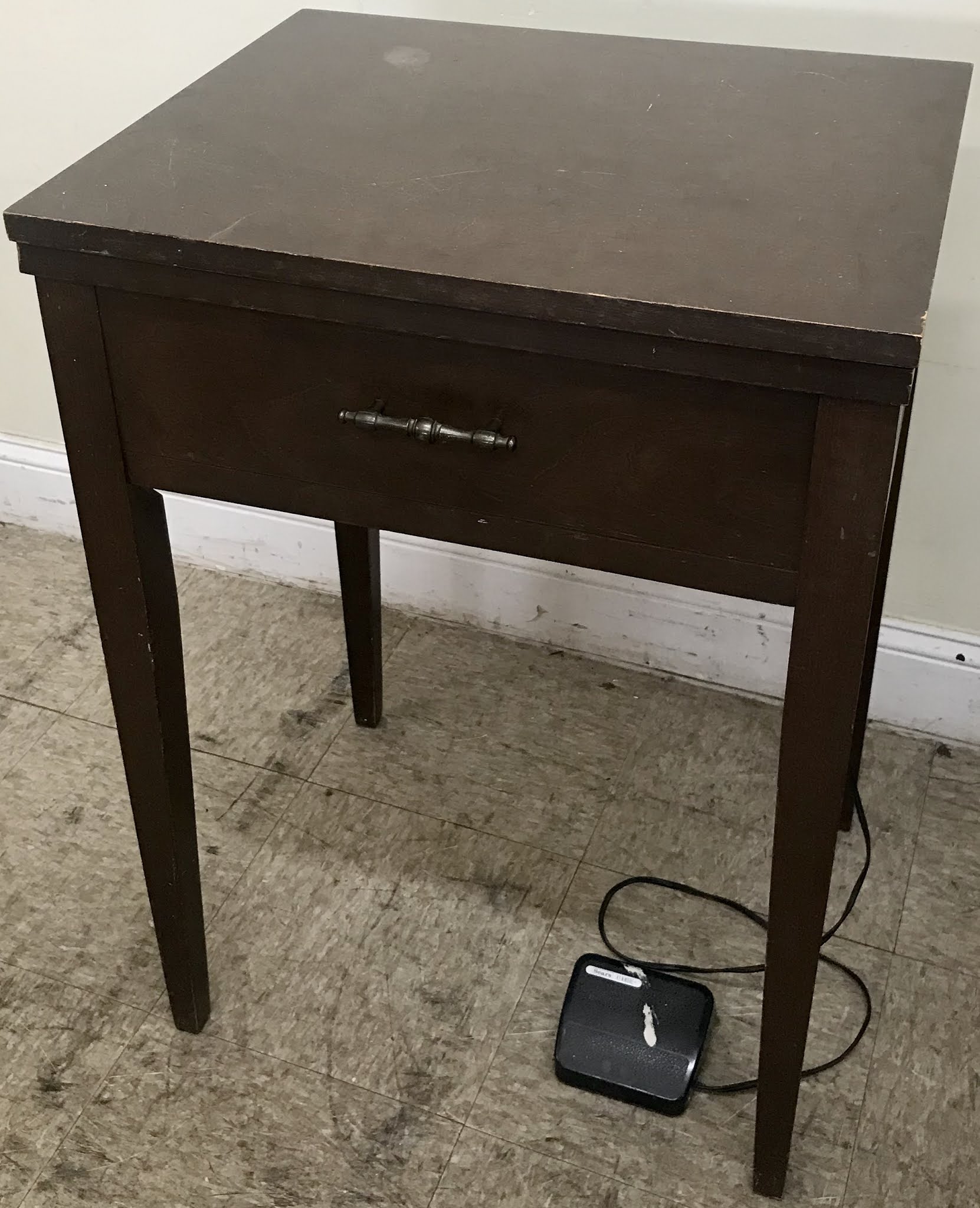 Uhuru Furniture & Collectibles Vintage Sears Kenmore Sewing Machine