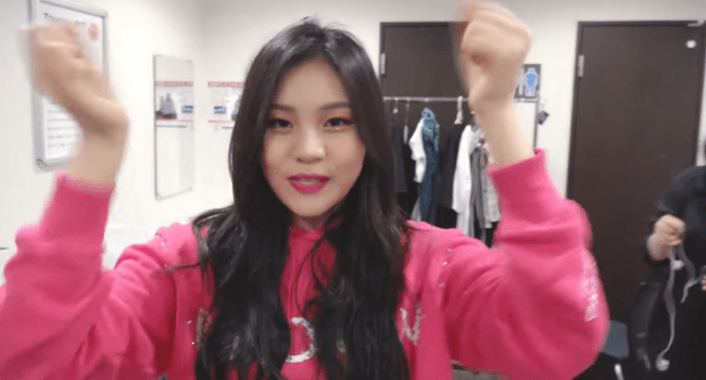 기분이 좋은 엄지와  은하