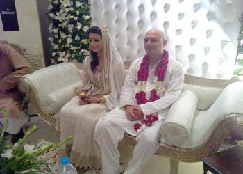 Pakistan Roksar Fashion Mag: Pakistani Rockstar Ali Azmat & Fariha Khan Get Married