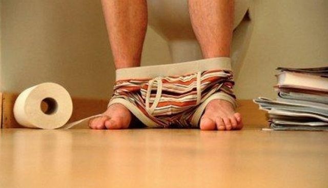 Terlalu Kuat Mengejan Saat BAB, Pria Ini Gagal Jantung Lalu Tewas Ratu JP