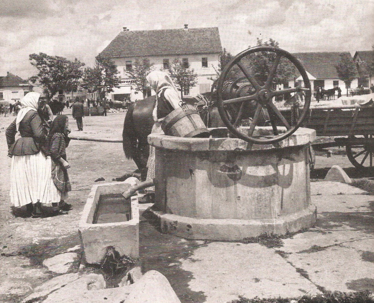 smiling faces sometimes Yugoslavia An ArtBook (3)