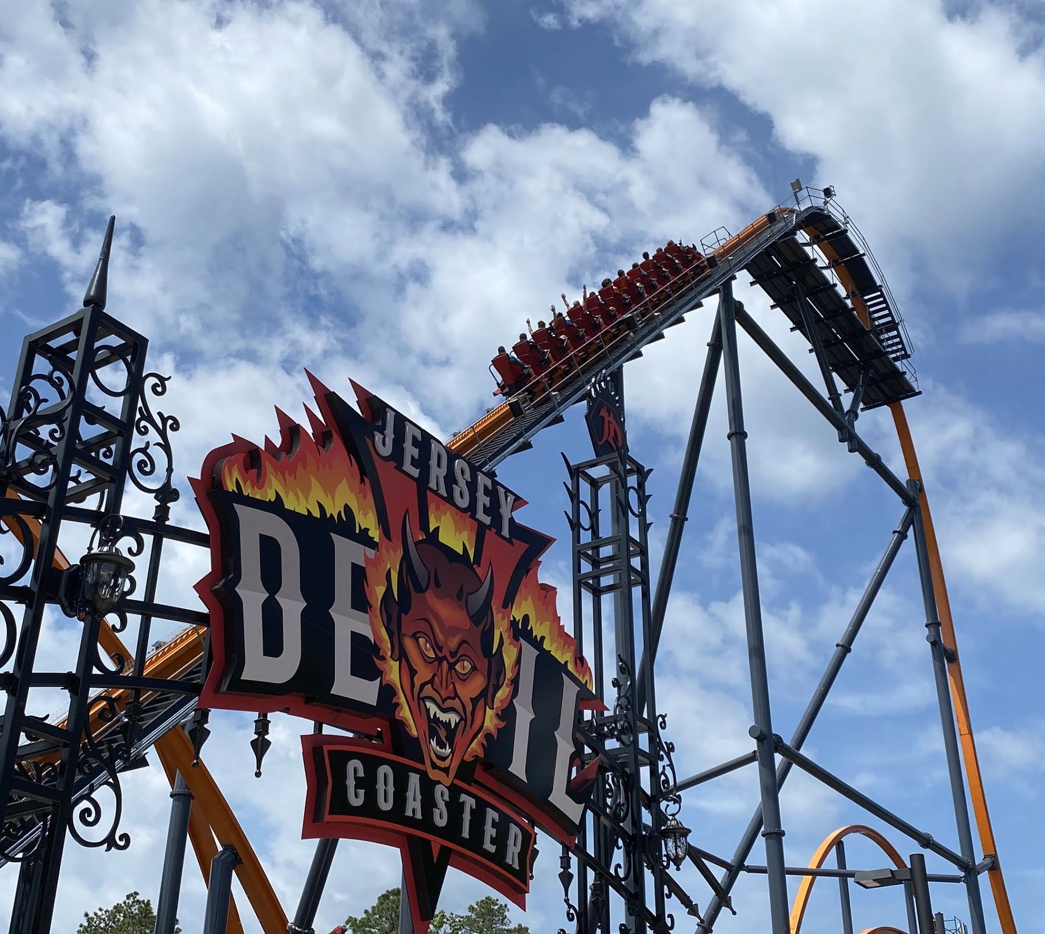 The Jersey Devil Roller Coaster (Six Flags Great Adventure