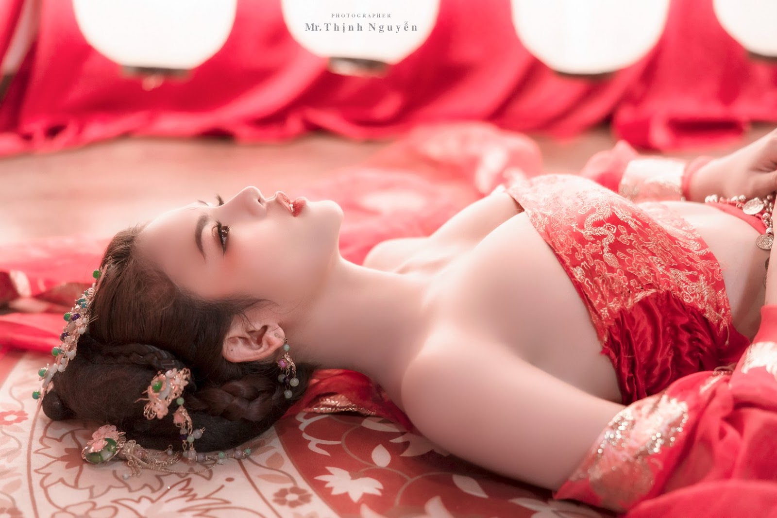 Vietnamese beautiful model - cosplay sexy concubines with historical costume - Pic 5