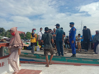 Satpolair Polres Pelabuhan Makassar Berikan Edukasi Fase New Normal