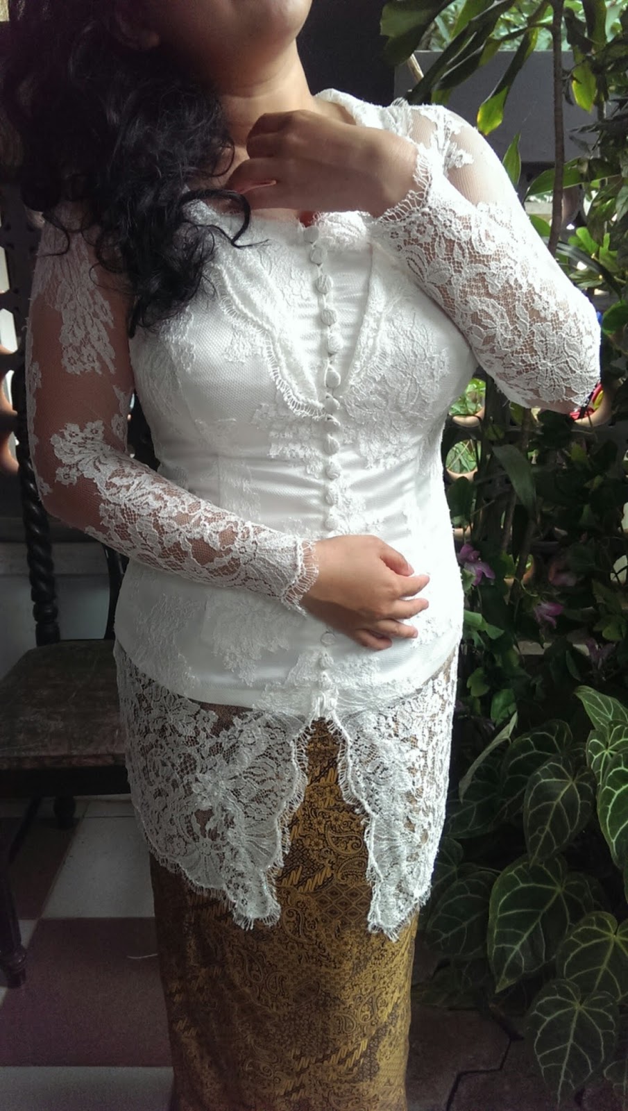 Begini Cara Memilih Model Baju Kebaya Modern Untuk Wanita Gemuk