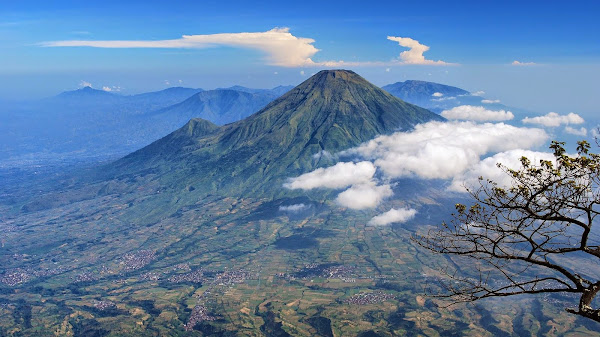 Gunung Rinjani Resmi Ditutup, Alasan Karena Muncul Bibit Siklon Tropis 93S