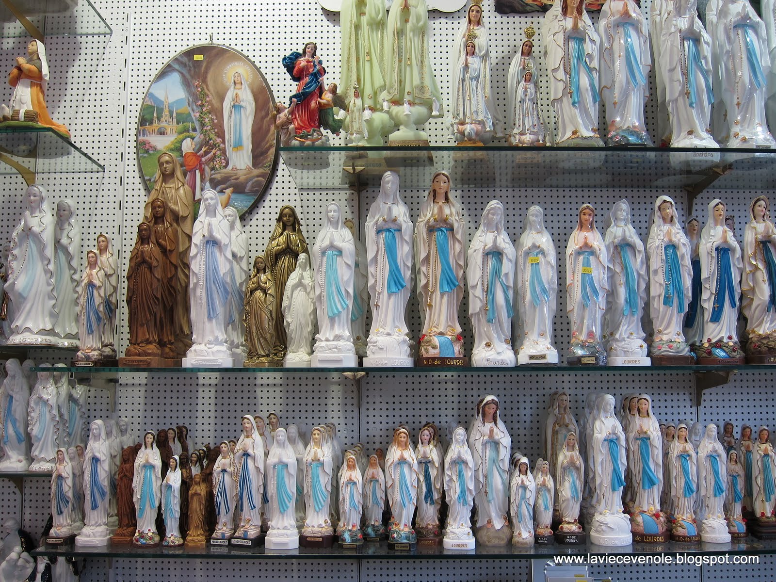 La Vie Cevenole/Leven in Amsterdam.: On n'est pas à Lourdes ici.