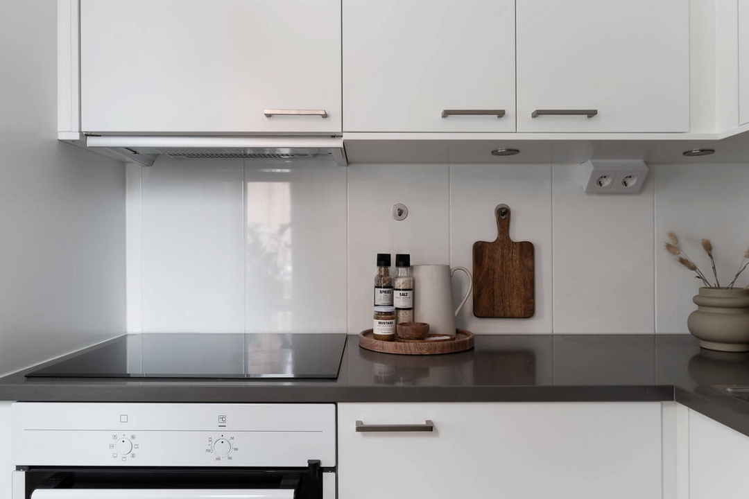 COLLECTION DE VASES ET DE GRAPHISMES