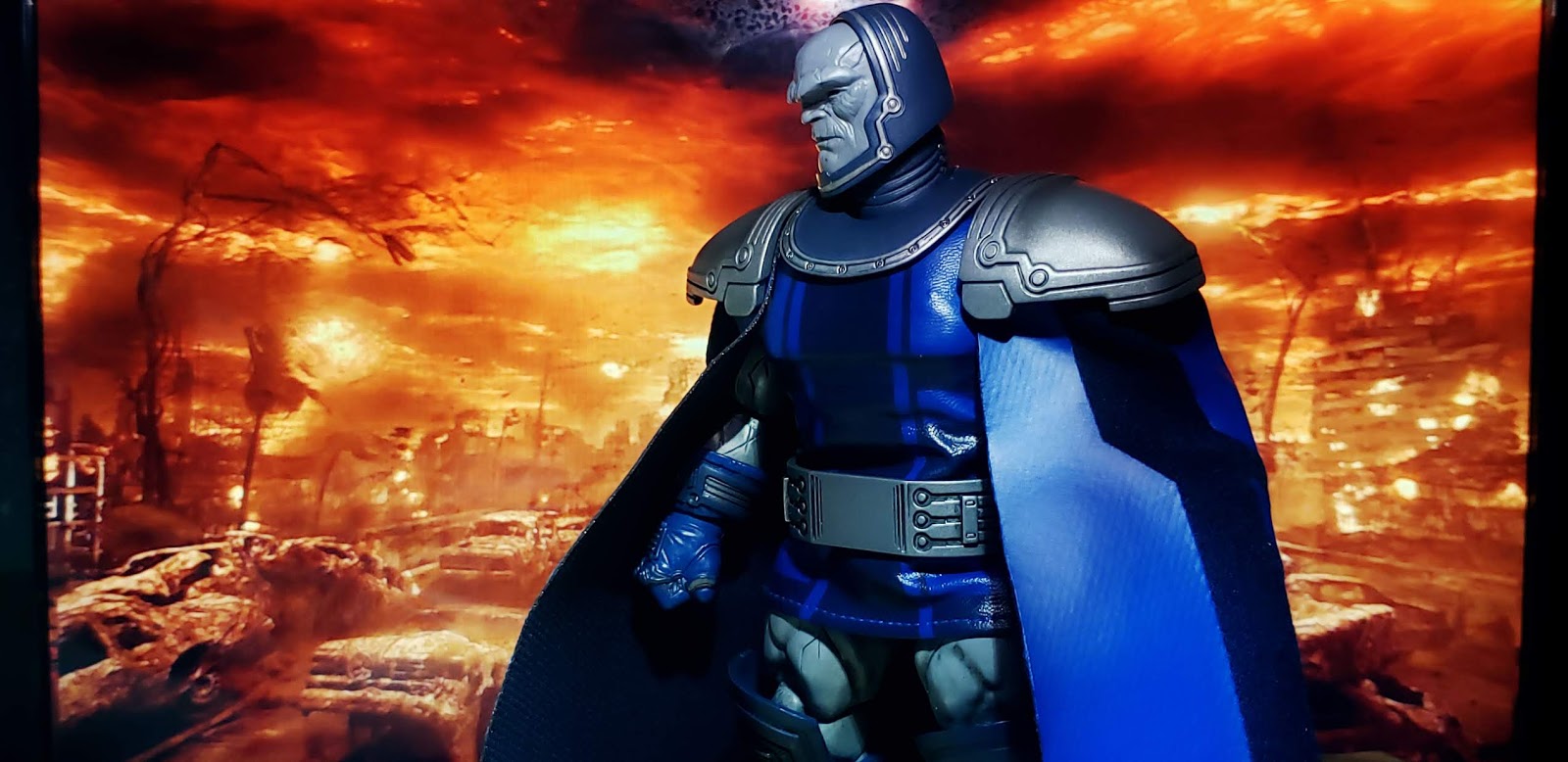 Review - Mezco Darkseid (Review) Zz-end2