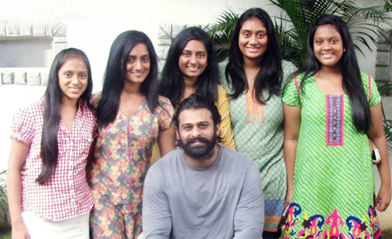 prabhas_recent_photo_with_girls_in_marri