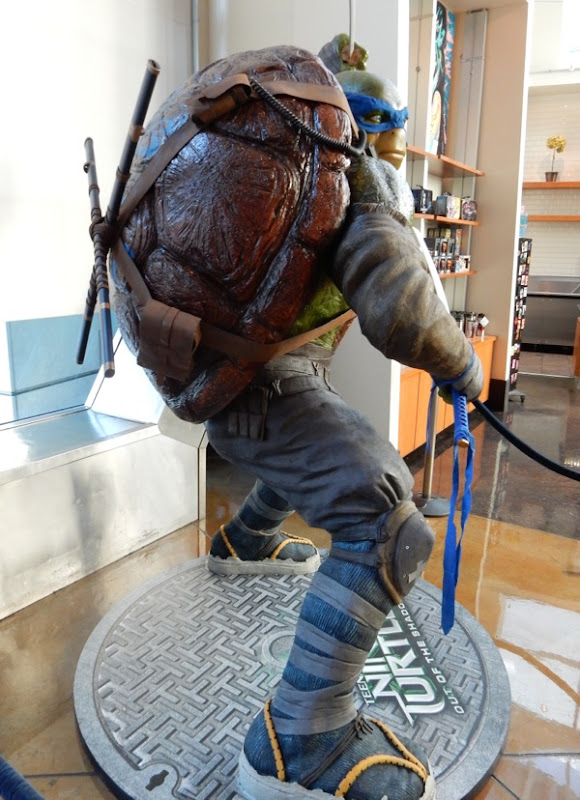 Teenage Mutant Ninja Turtles Leonardo movie statue