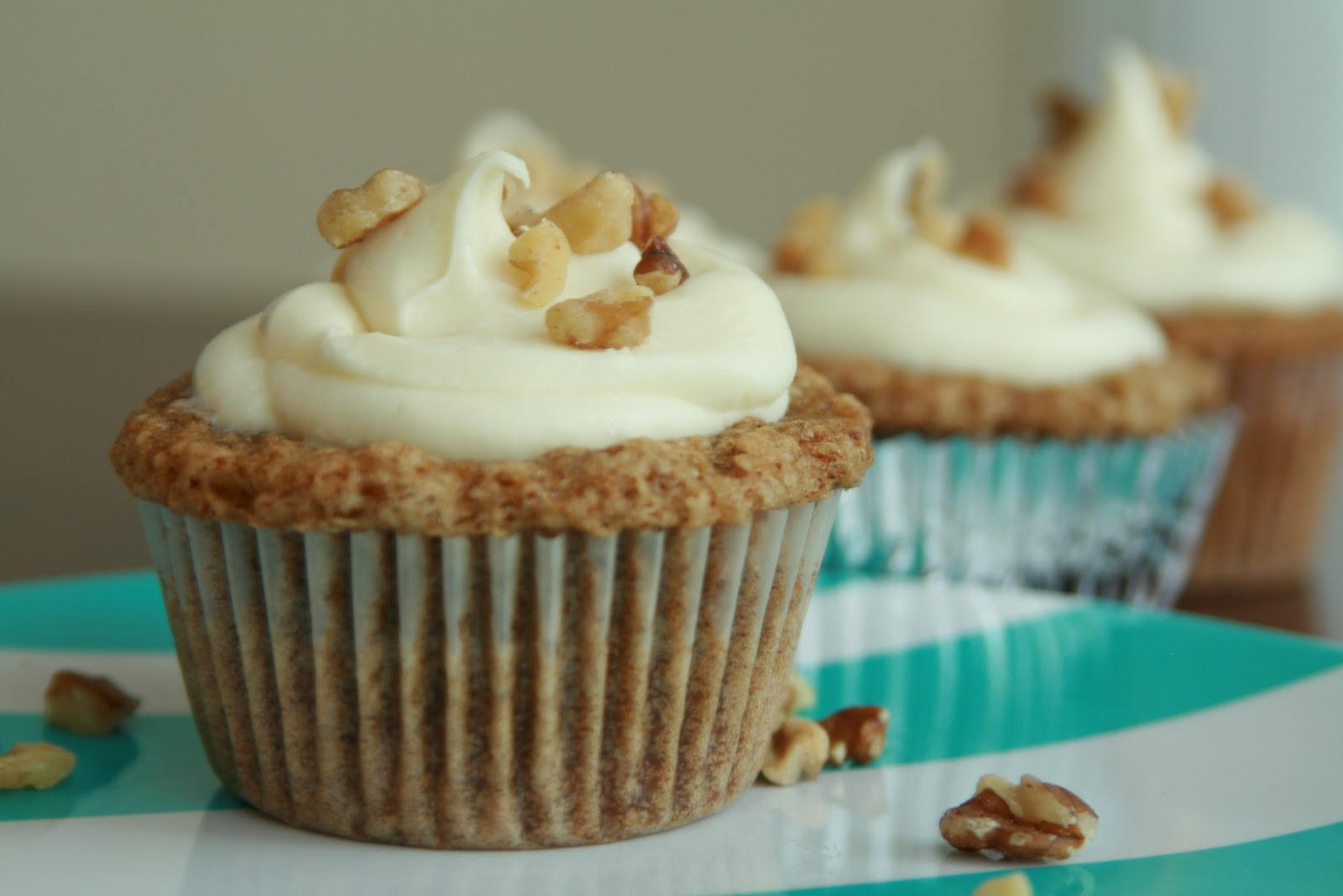 Cook Bake & Decorate Carrot Cupcakes