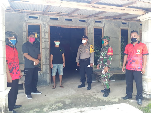 Babinsa Tinjau Pos Relawan Covid -19 Desa Srimulyo