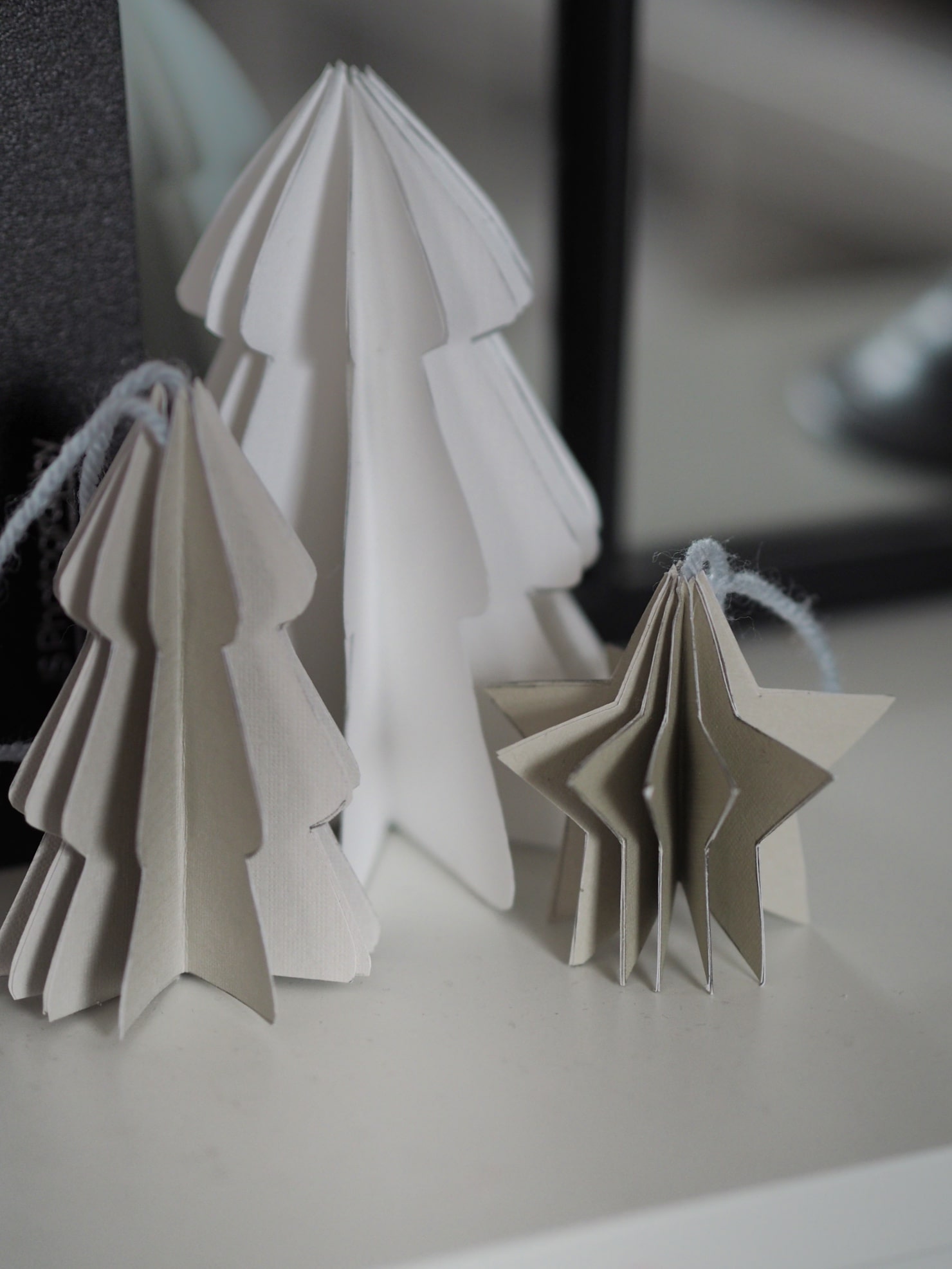 DIY Paper decorations {12 Crafts of Christmas} | Dove Cottage