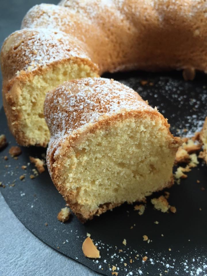 Gateau Fourre A La Pate D Amande Cake à la pâte d'amande et fleur d'oranger - En-K de gourmandises