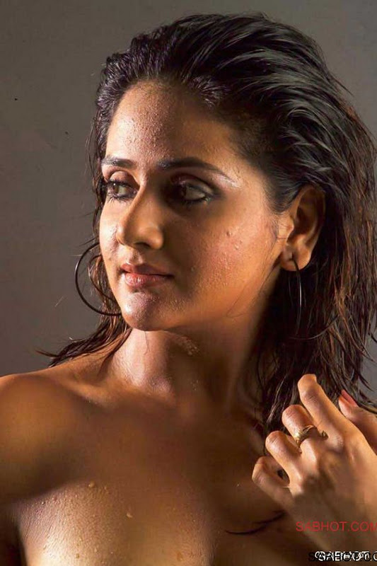 Parul Yadav Latest Hot Thunder Thighs And Cleavage Show Photoshoot Pics