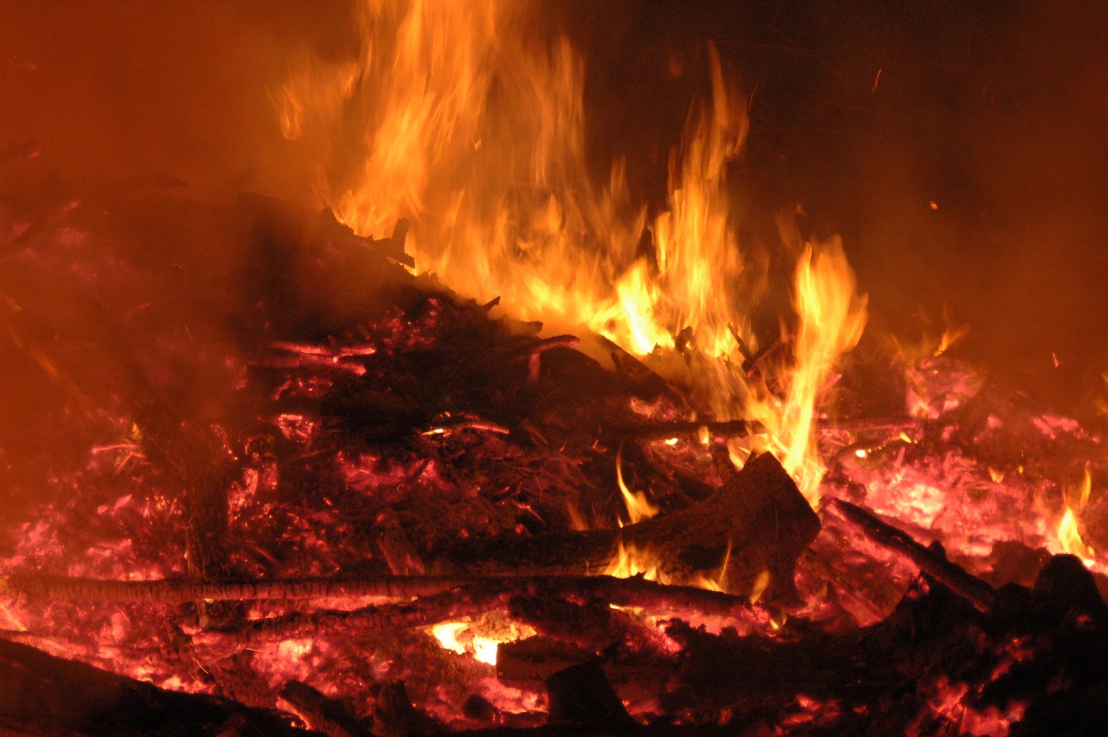 Der Weg zum Garten Osterfeuer