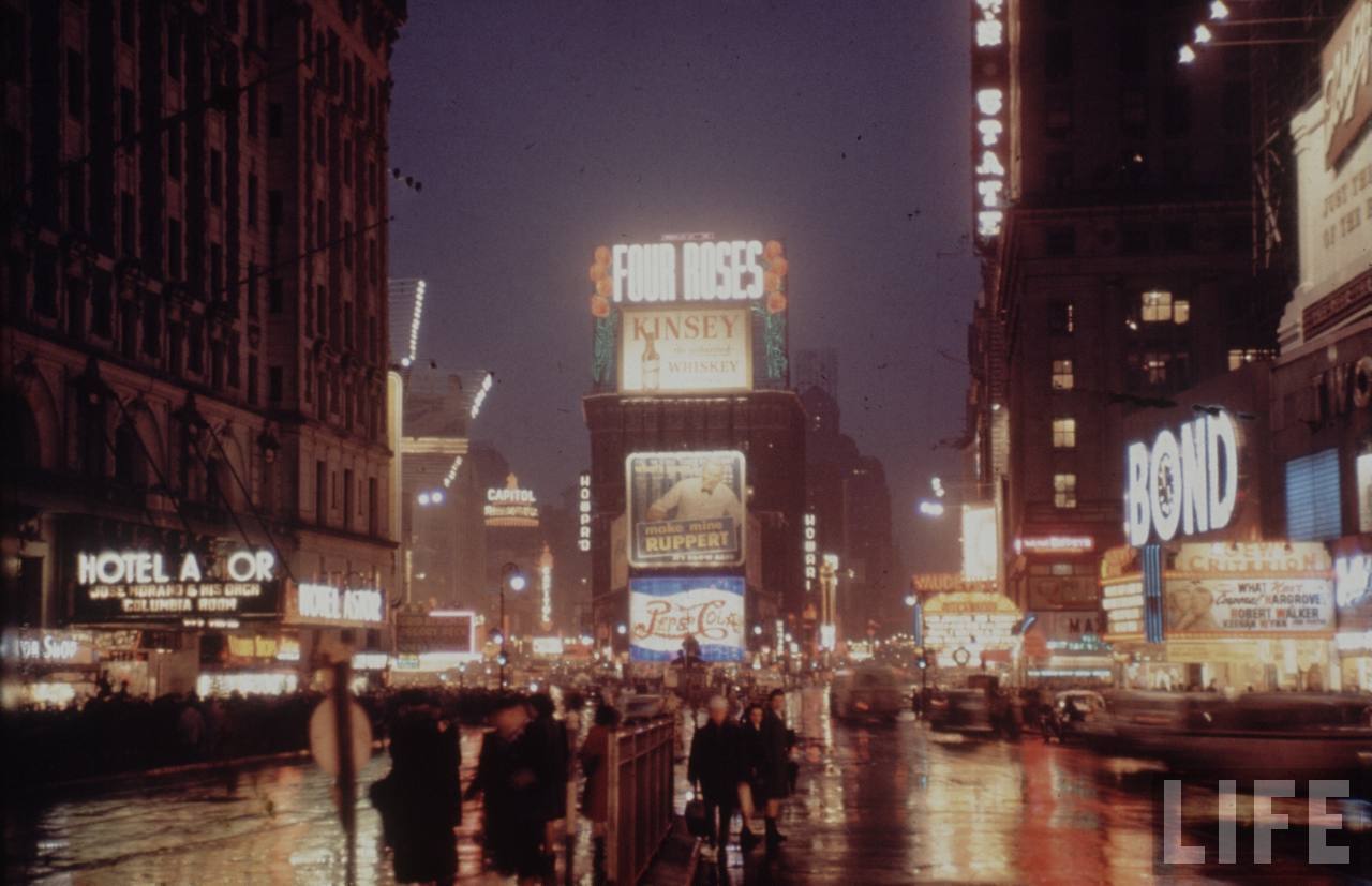 40 Amazing Vintage Color Photographs of New York City at Night Taken by