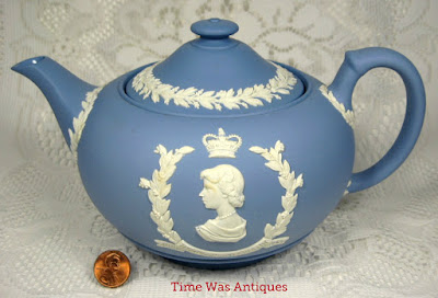 https://timewasantiques.net/collections/queen-eliabeth-ii/products/queen-elizabeth-ii-coronation-teapot-wedgwood-jasperware-1953-royal-memorabilia