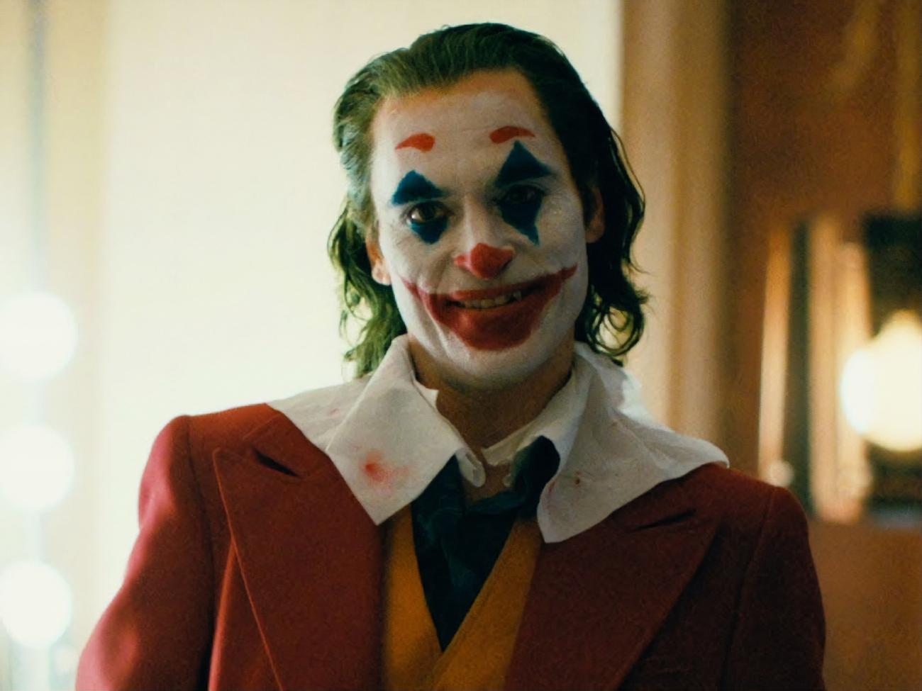 джокер танец на лестнице. хит леджер джокер и джокер 2019. джокер хит леджер темный рыцарь. джокер артур флек. джокер фильм 2019 роберт де ниро.
