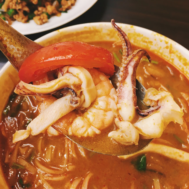 泰式海鮮酸辣湯，滿滿配料