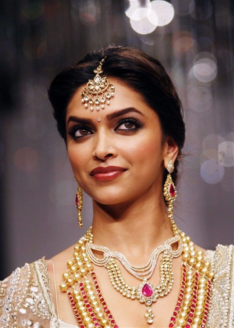 Bangladeshi Bridal Wedding Jewellery Binya Necklace.