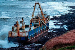 " سفينة اشباح " ترسو بسواحل ايرلندا دون وجود اي شخص بداخلها 