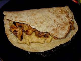 piadina hummus e melanzane arrostite