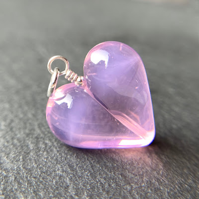 Handmade lampwork glass heart bead pendant by Laura Sparling made with CiM Ballerina