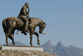Escultura de homenaje a Luis de Carvajal y de la Cueva. Monterrey. México