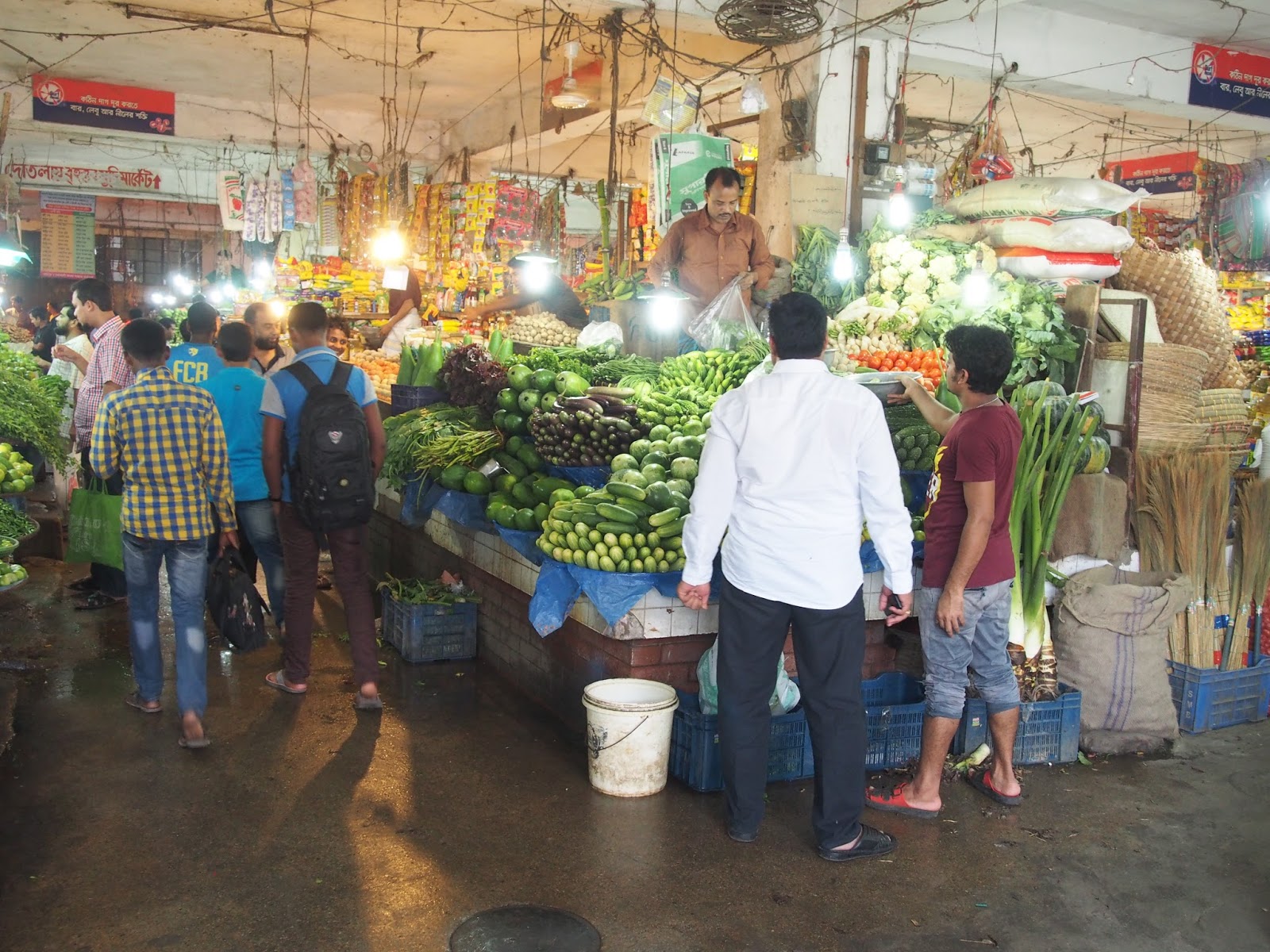 JE TunNel MOHAKHALI KACHA BAZAR Market Dhaka Truly Bangladesh!
