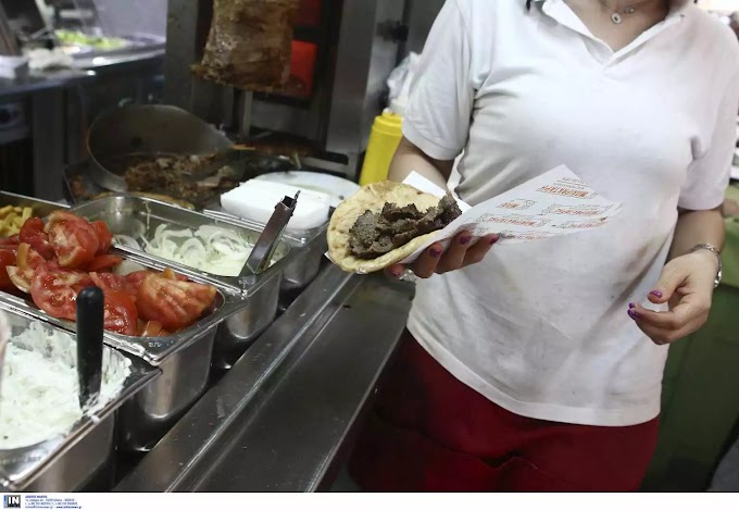 Σουβλάκι: Δεν γλυτώνει από την ακρίβεια – Πόσο κοστίζει πλέον