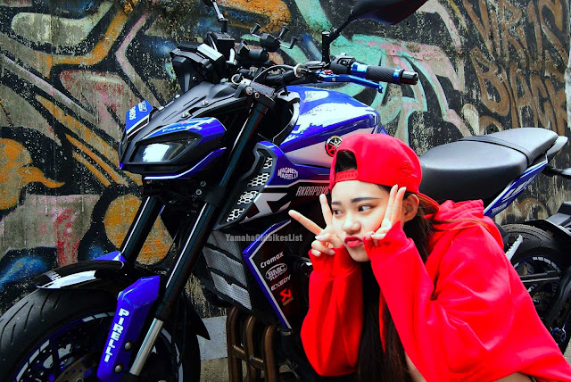 Cute Asian Girls And Yamaha MT09 With Custom Decals 5