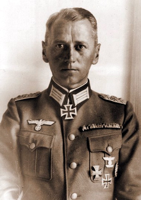 гельмут коль. гельмут вейдлинг немецкий генерал. вернер хартманн. гельмут отвергнутое 50. гельмут хильшер.