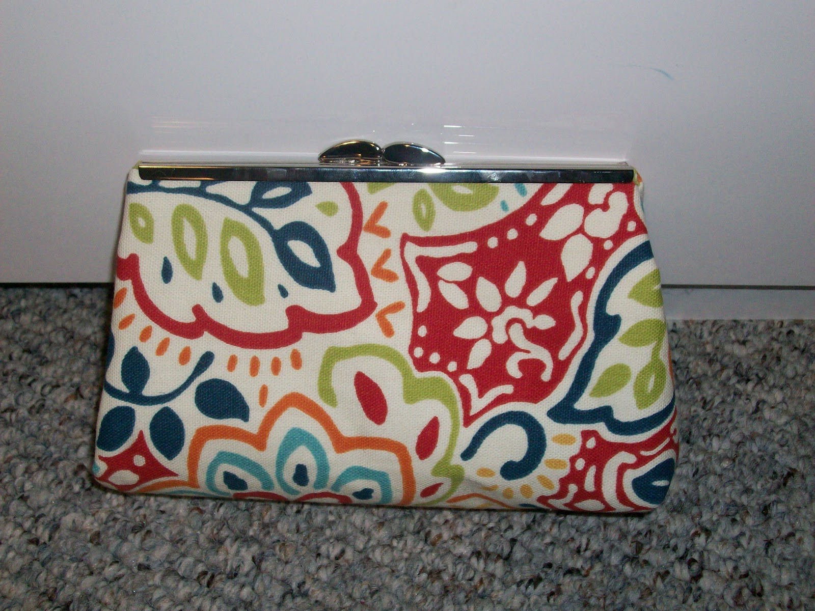 Jubilant Designs: Project 14: Awesome Clutch!