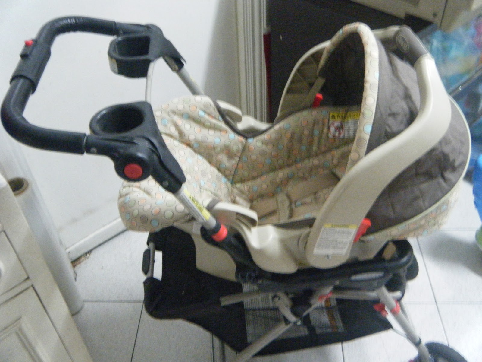 MommysLove4Baby143 Graco SnugRider Infant Car Seat Carrier Stroller