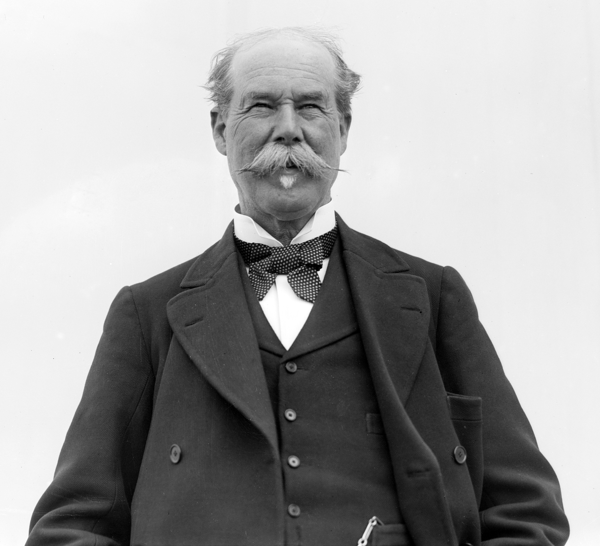 The success story of Thomas Lipton owner of the Lipton tea empire