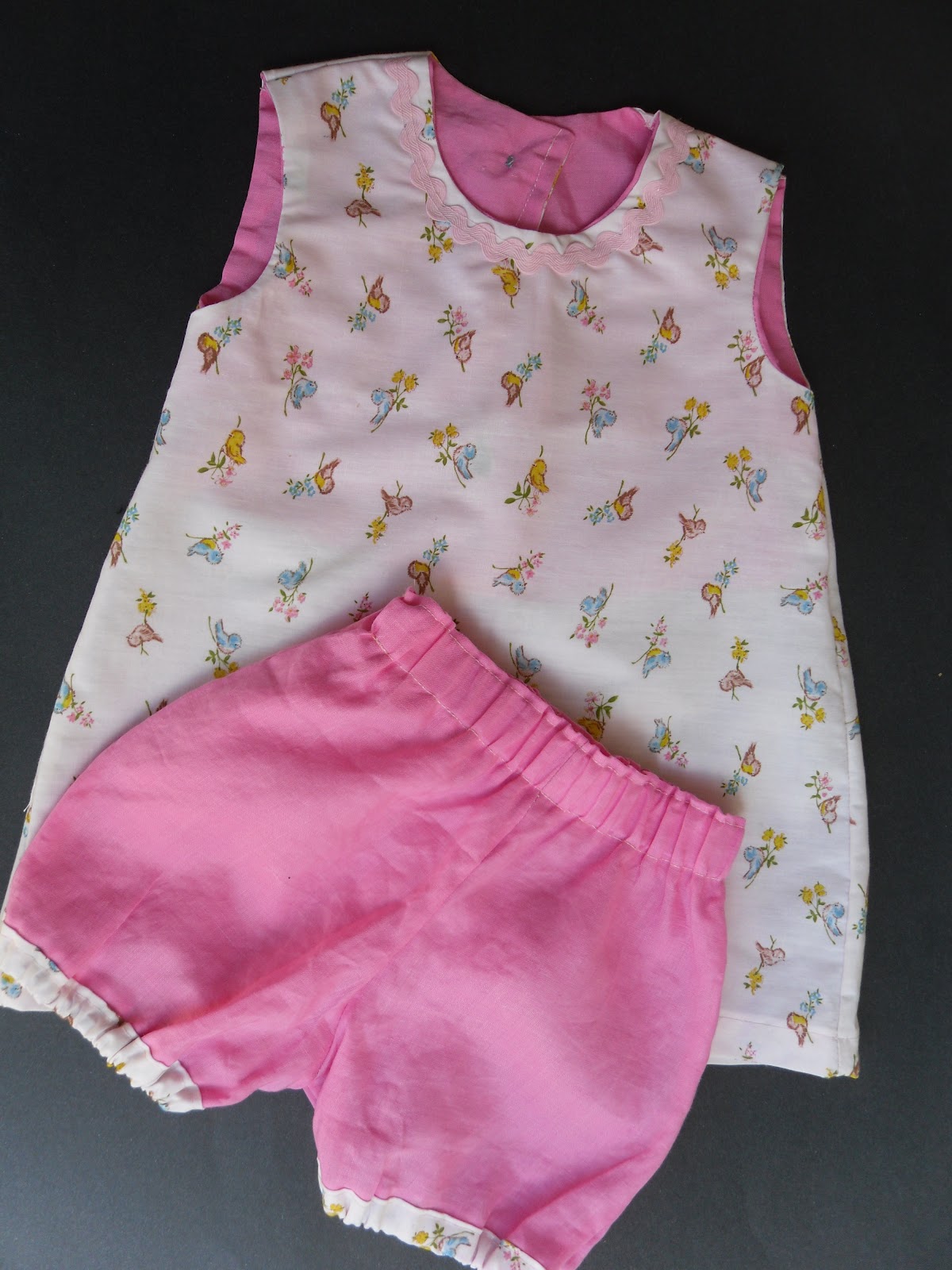 THE SEWING DORK: Little Girl Pyjamas