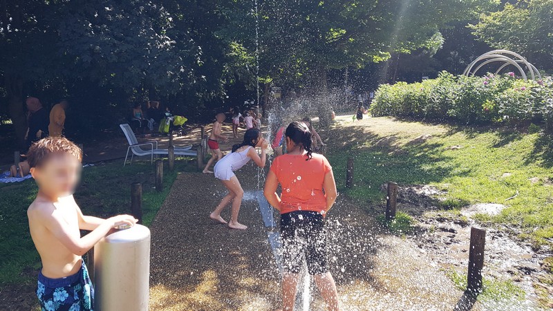 Jeux d'eau des Cascades au parc Georges Valbon