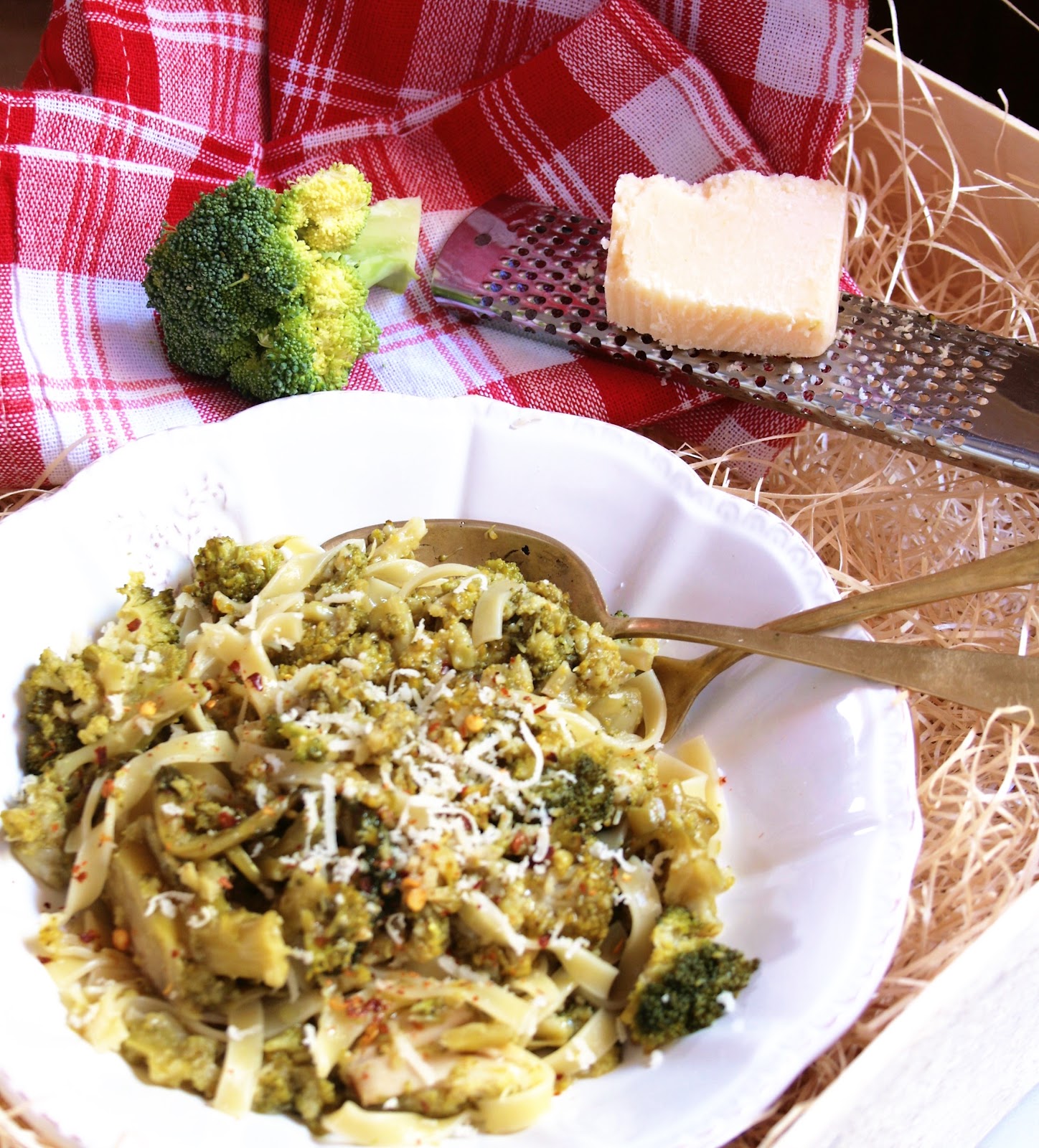 PASTA AGLIO OLIO E BROCCOLI CUCINA SOTTO A LIVARA