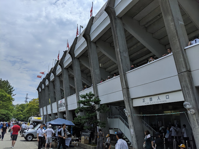 石川県立野球場正面入口