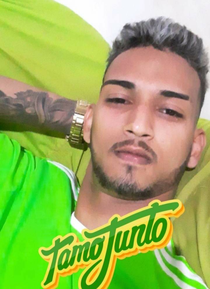Jovem é morto a tiros dentro de salão de beleza em Pedreiras.