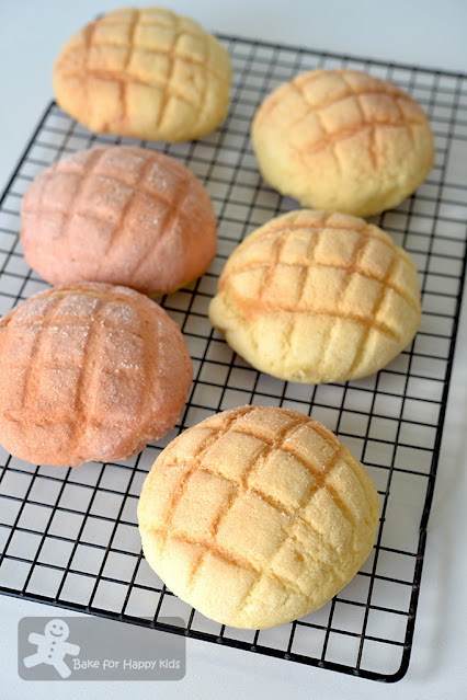 Japanese vanilla strawberry melon pan