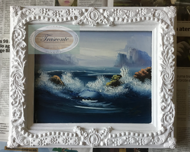 Tres manos de gesso a molduras