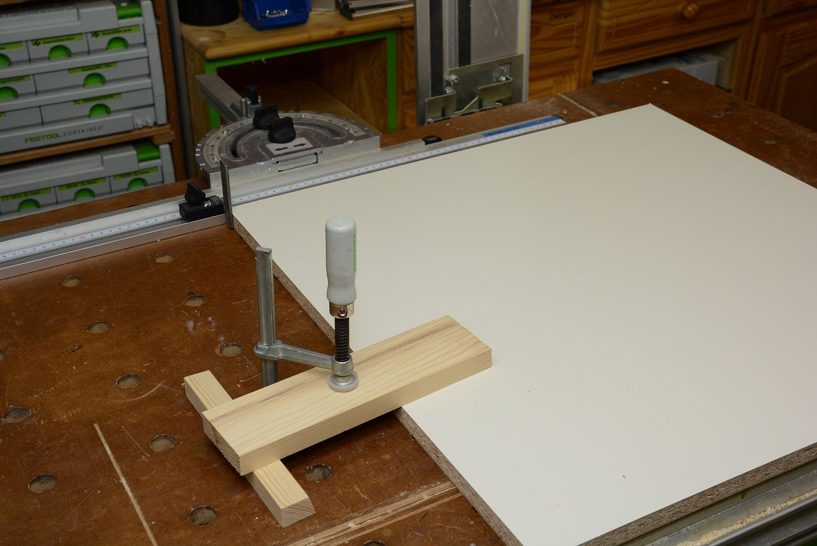 Michas Holzblog: Projektvorstellung: Schiebeschrank für die Küche