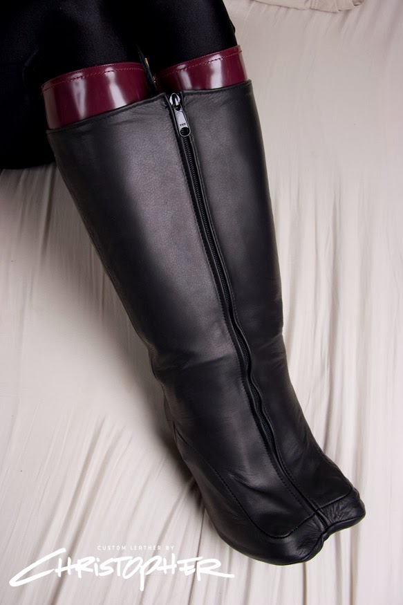 A fetish leathercrafters journal Boot Binder test fit photos