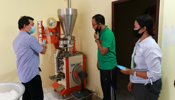 Bupati Suwirta Mulai Populerkan Garam Beryodium “Uyah Kusumba”