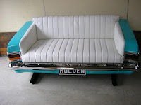 sillon hecho con parte de un auto movil